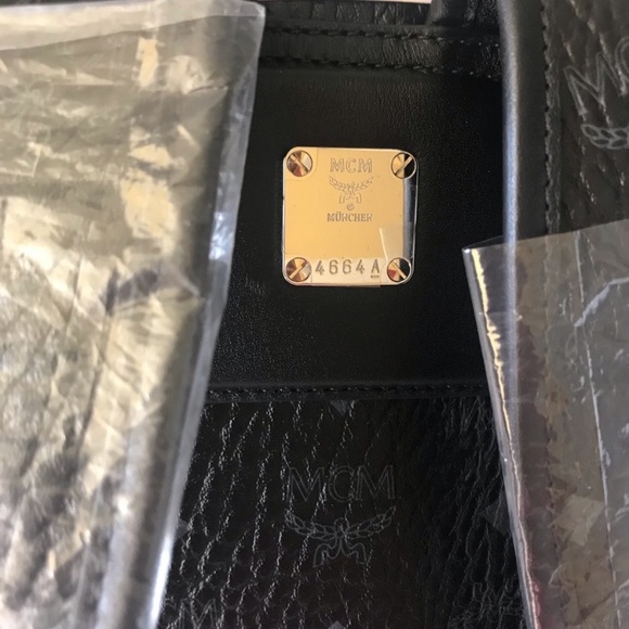 NWT MCM Large Leather Logo Backpack - Picture 7 of 16